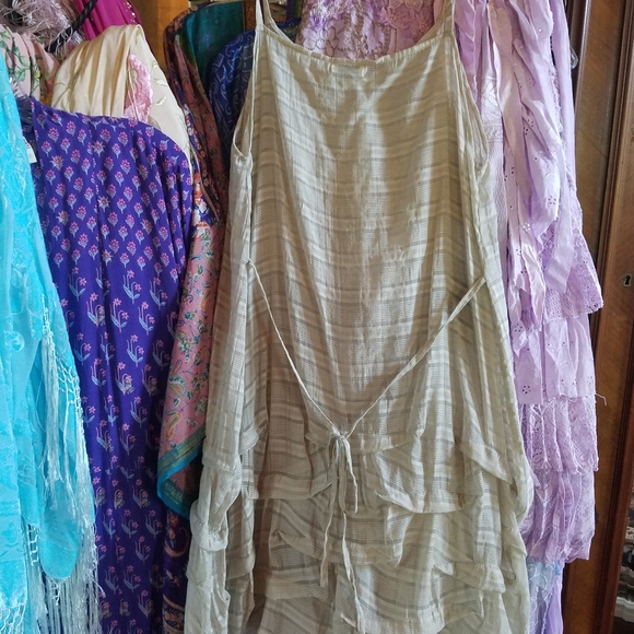 KRISTA LARSON RUFFLE DRESS - Picture 4 of 4